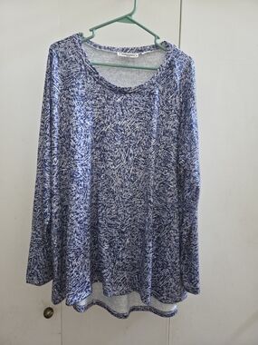 new directions Blue-White Abstract Print Long Sleeve Tee